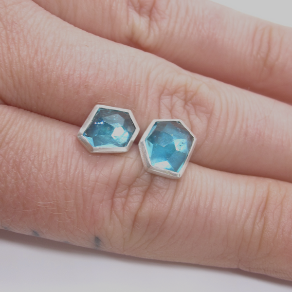 Apatite Geo Studs